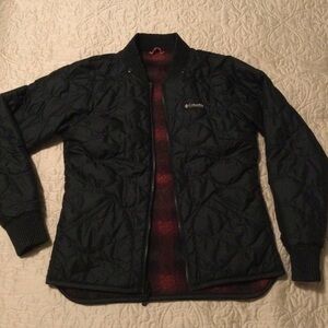 Woman’s Columbia Double Sided Black/Red Quilted Jacket